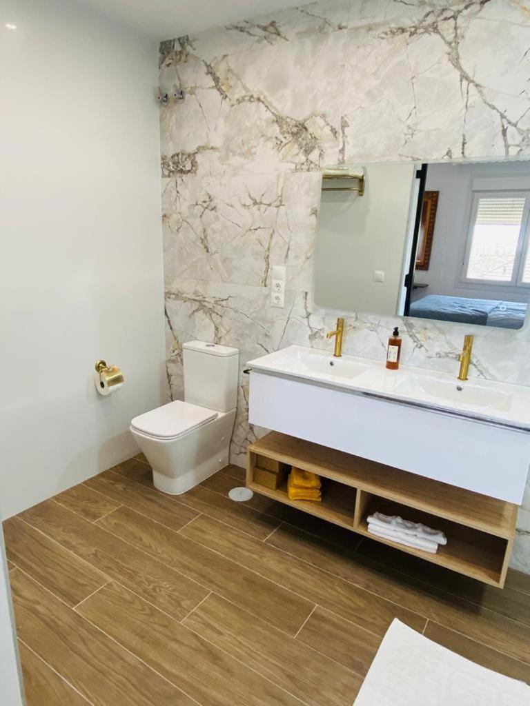 Cariad Boutique Bed & Breakfast La Cala Del Moral Quarto foto